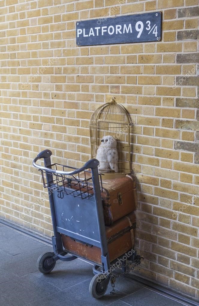 Plataforma 9 y 3 cuartos en King Cross, Londres